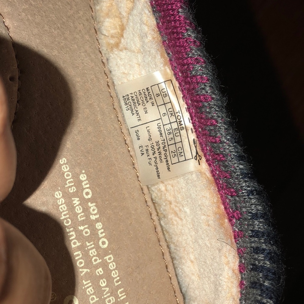 Toms!!! - Picture 3 of 4